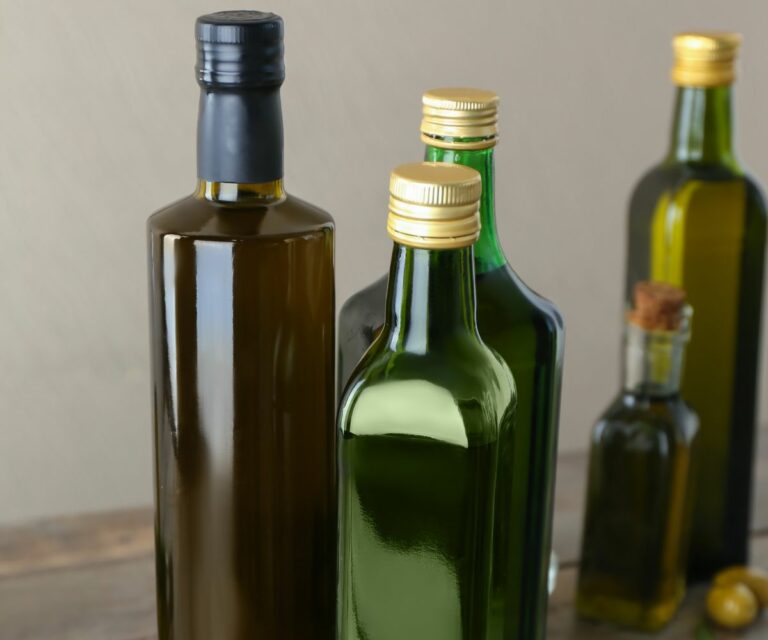 Errores al conservar aceite de oliva que arruinan una botella en semanas
